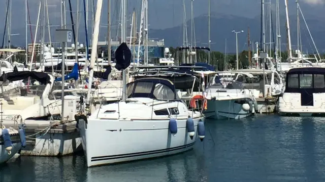 Alizé amarré au ponton